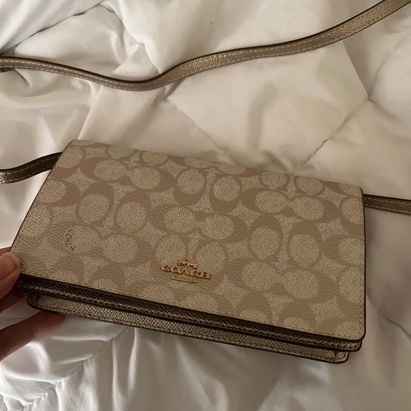 Coach Bag - Picture 5 of 10